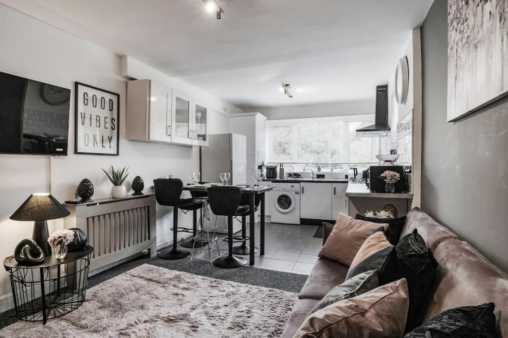 Appartamento 4 Bed Flat Sleeps Up To 9 Close To Brixton *